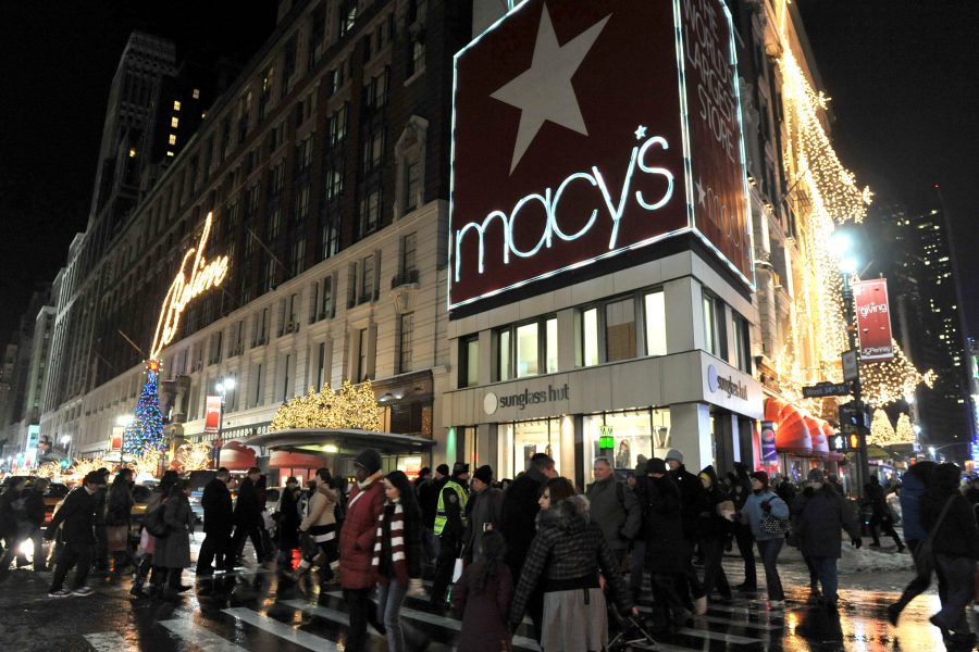 Fler amerikaner handlade på kredit under julen - MACY’S NEW YORK