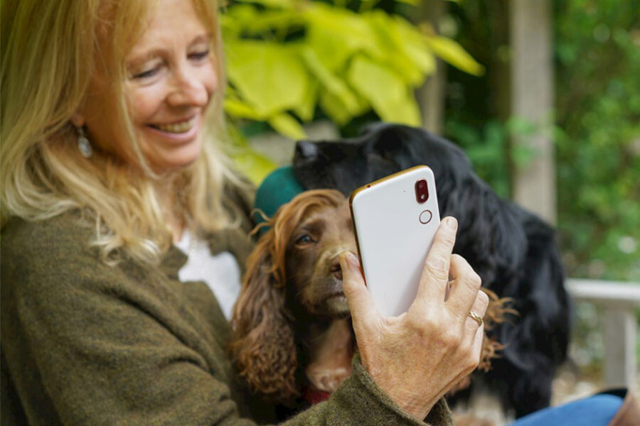 Doro ändrar sig – säljer inte tyska dotterbolaget till Fónua - doro_lady_dog