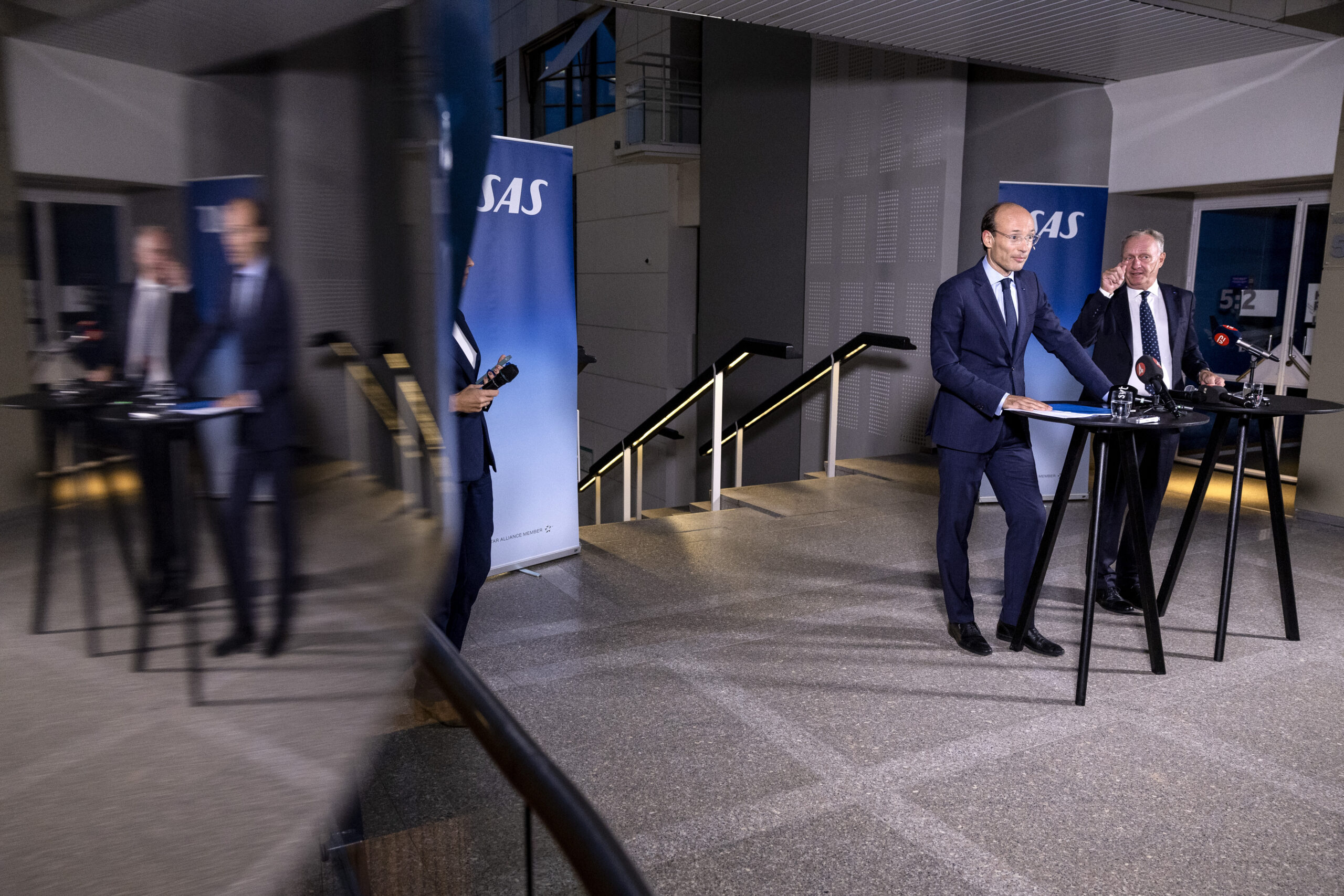 Anko van der Werff, VD och koncernchef för SAS och Carsten Dilling styrelseordförande i SAS under en pressträff på SAS huvudkontor i Solna, där de nya storägarna presenterades.