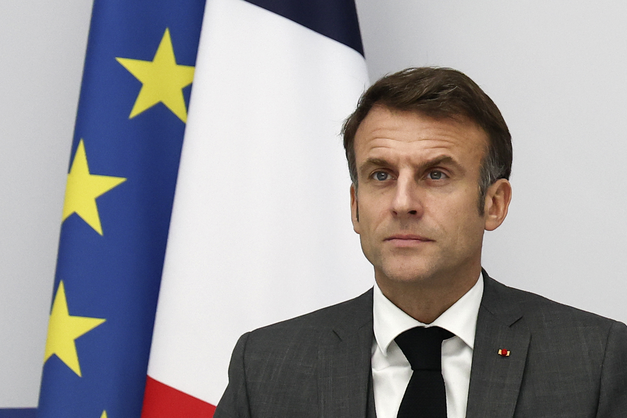 Macron betonar: Fredsavtal får inte innebära ukrainsk kapitulering