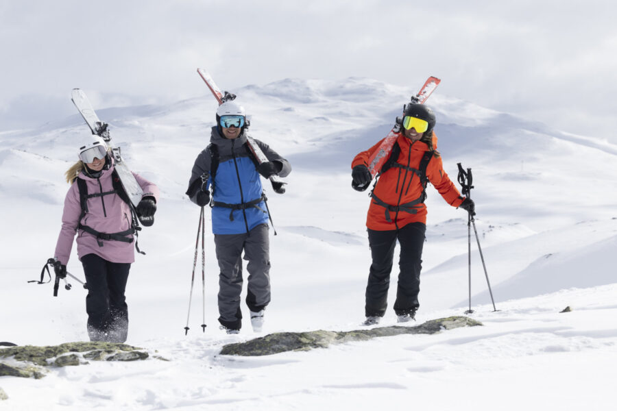 Danskarna väller in till svenska skidorter - Skistar skidåkning vinter snö