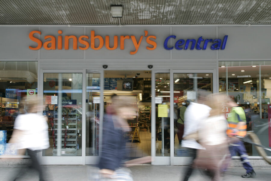 Sainsbury skär ned med 1 500 jobb - BRITAIN SAINSBURY