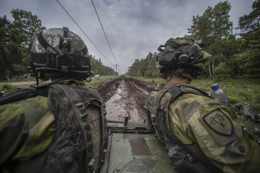 När försvaret rustar upp kommer det behövas bygga nya bostäder. Här en bild från en militärövning på Gotland.