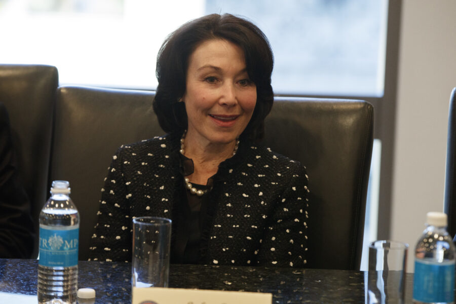 Oracle förväntar sig högre intäkter, aktien lyfte i efterhandeln - Safra Catz