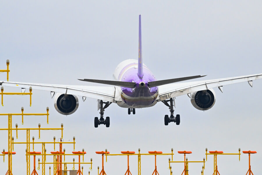 Regeringen och SD diskuterar slopning av flygskatten – ”skadar vår konkurrenskraft” - FLYG ARLANDA flygplan