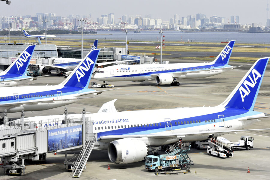 Japanska flygbolaget ANA börjar flyga från Arlanda till Tokyo - Japan Plane Window Crack