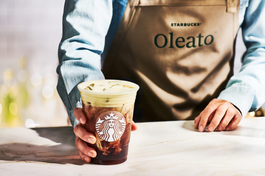 Starbucks resultat bättre än väntat - 20230221-Starbucks-Oleato-Golden-Cold-Foam-Handoff