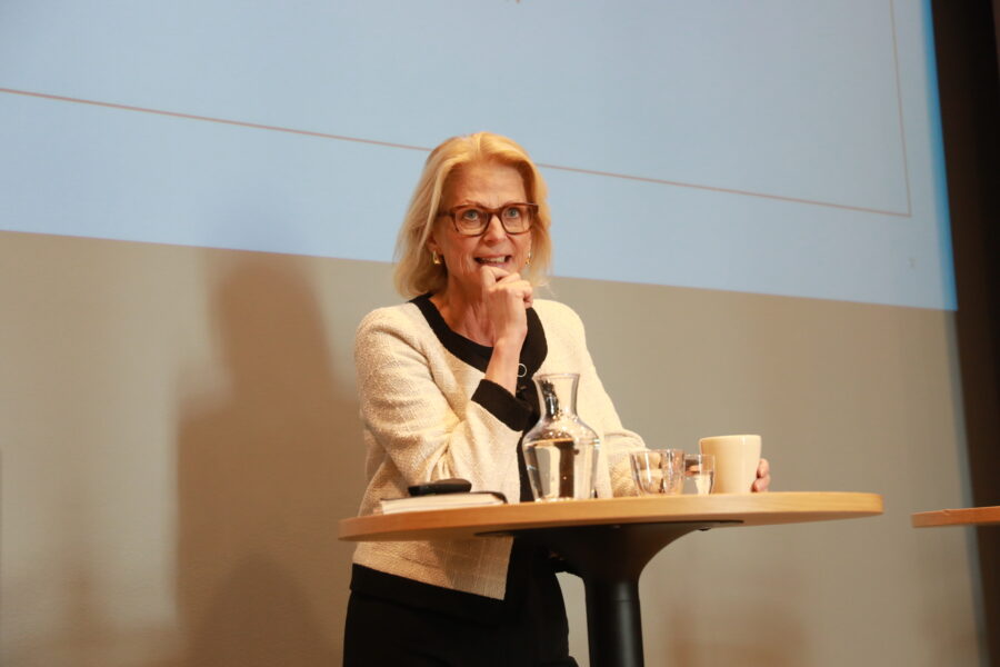 Finansministern om Northvolts kris: Det är upp till ägarna – inte skattebetalarna - Elisabeth Svantesson finansminister på SNS seminarium