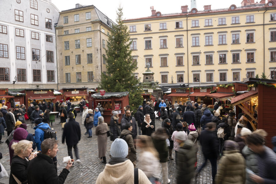 Arbetslösheten i Sverige sjönk till 7,4% - genre jul på stan gamla stan