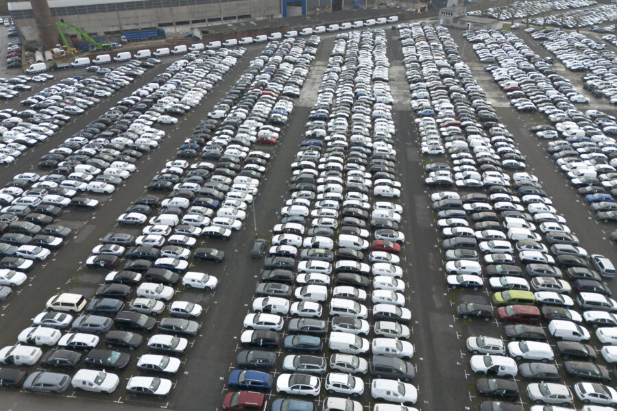 Tyska bilindustrin något mer optimistisk till framtiden - Germany Economy Cars