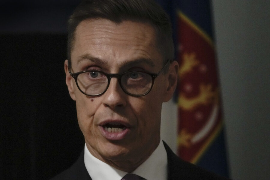 Estland har upptäckt fler kabelbrott – Finland bordar oljetanker - Alexander Stubb president Finland