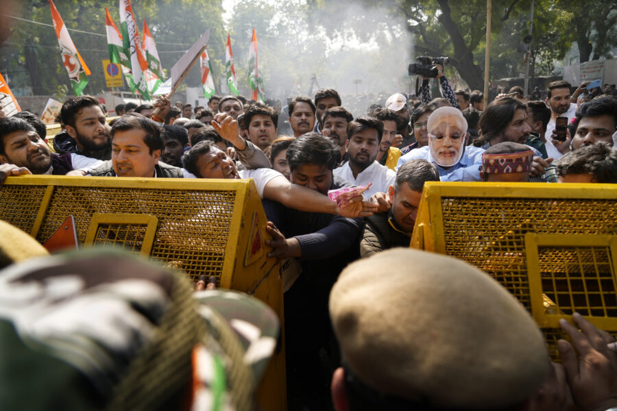 Blankaren Hindenburg lägger ned - India Adani Protest