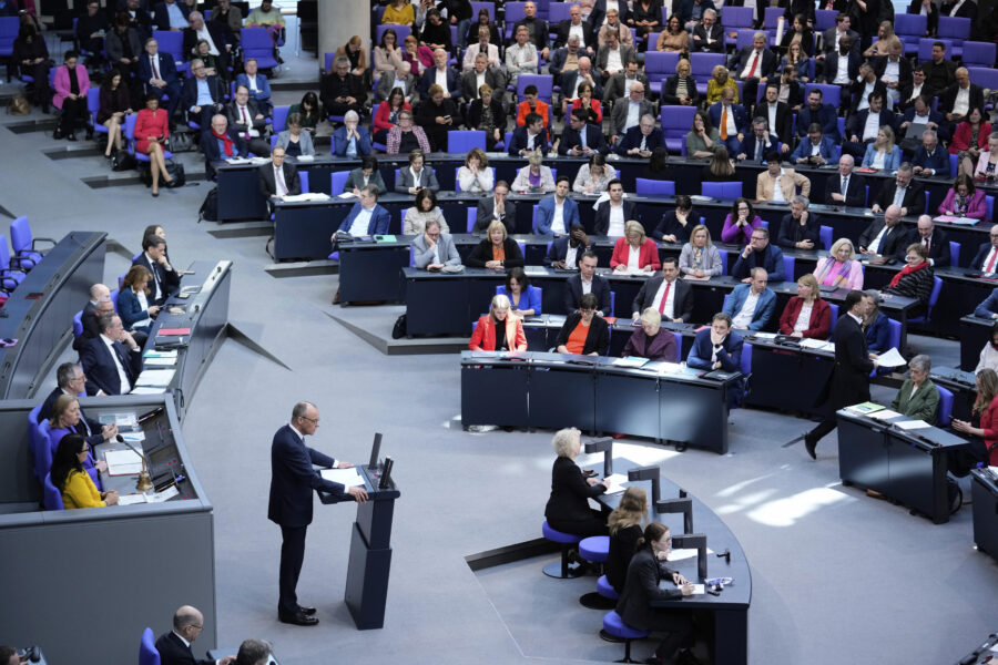 Tyskland ger grönt ljus för historiska investeringar: ”Större än Marshallplanen” - Germany Politics