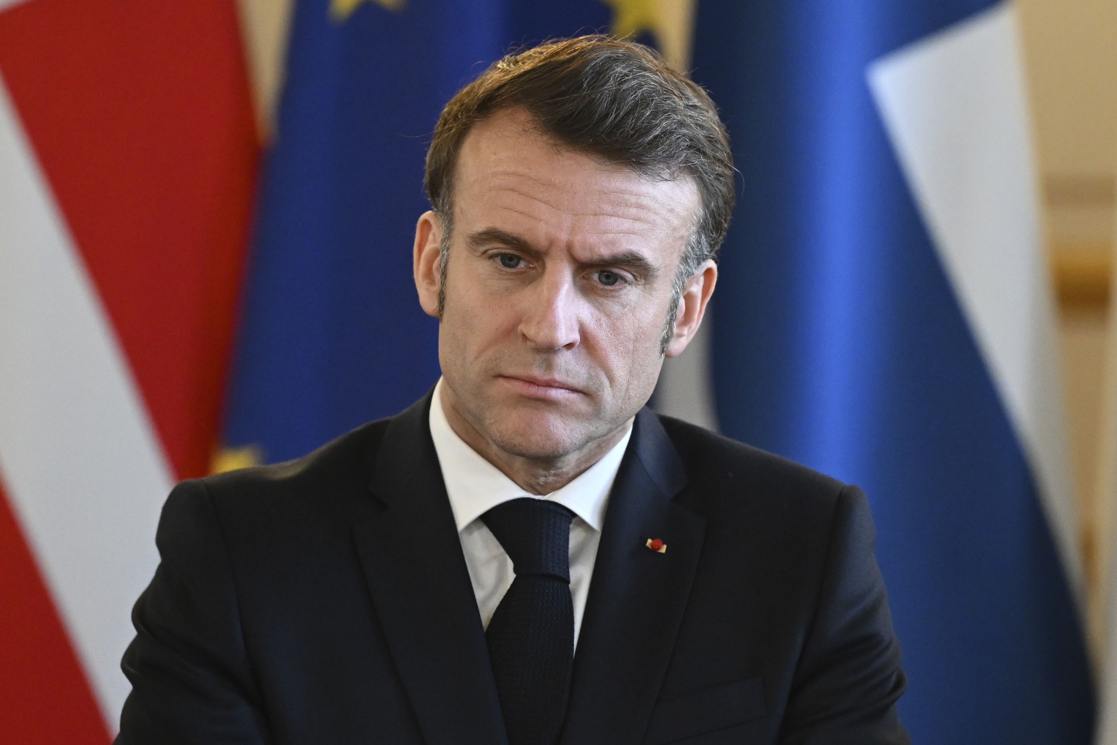 Macron varnar för säkerhetshot mot Europa